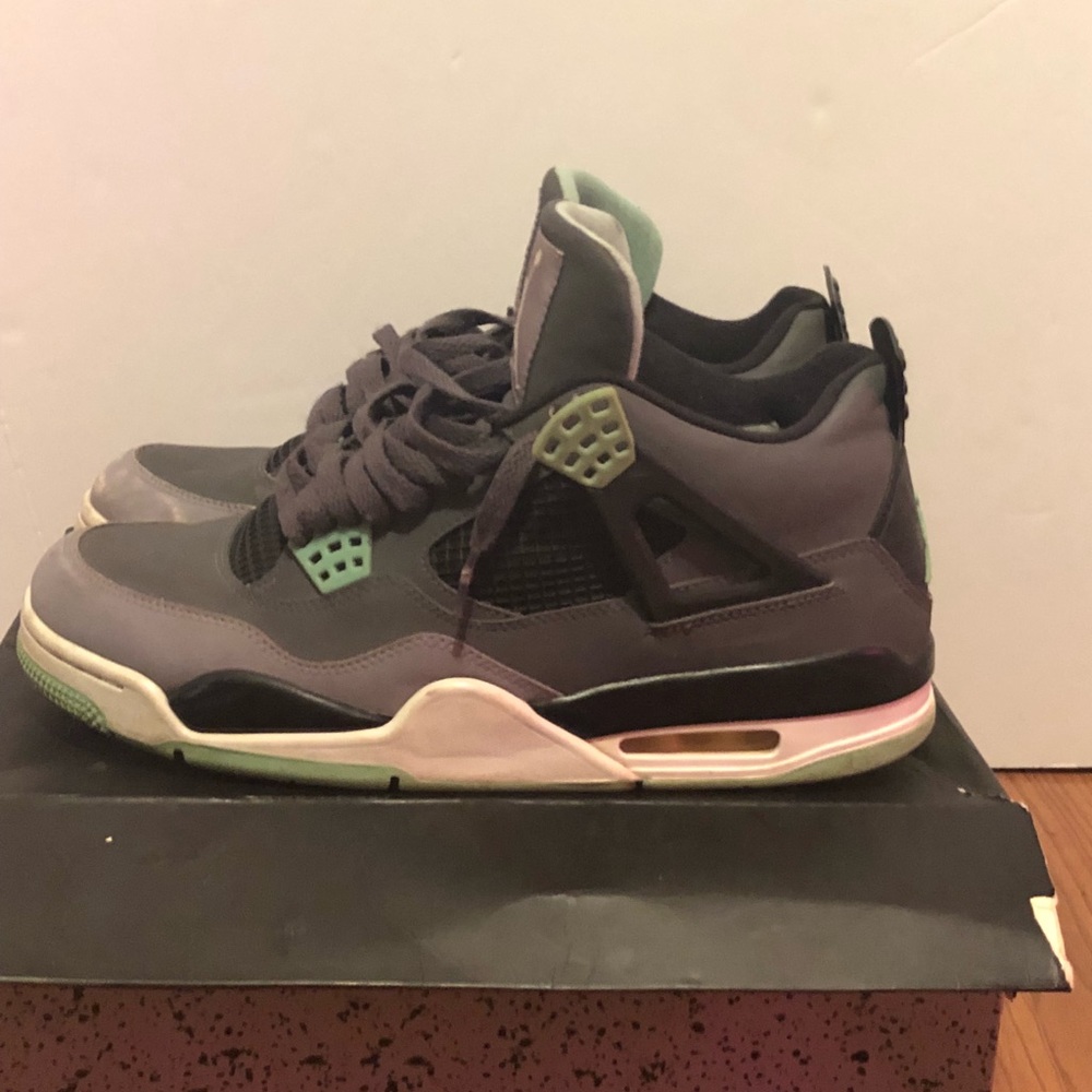 Jordan green glow 4s